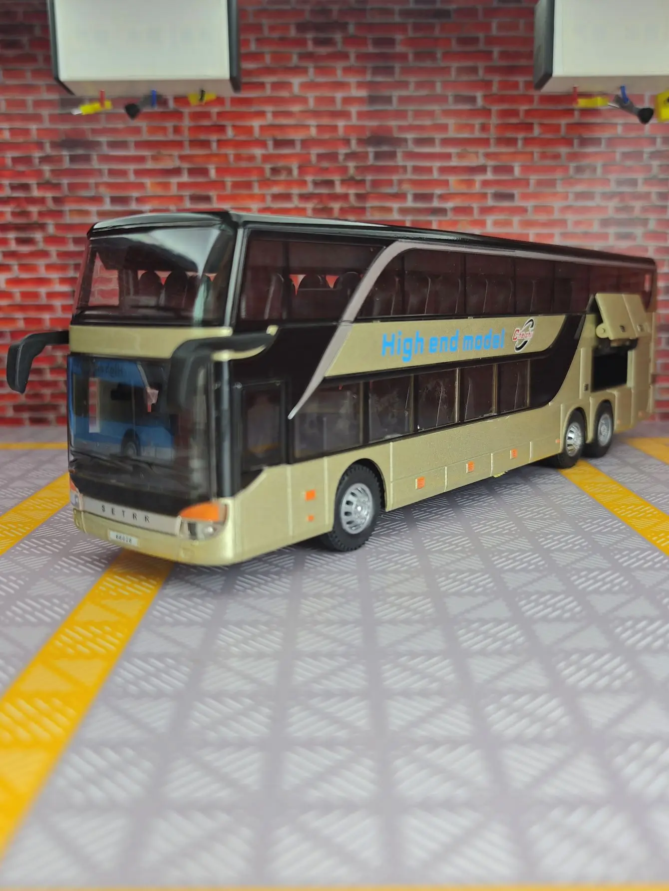 1:30 double decker business bus alloy car model tourism sightseeing bus rebound sound and light children's toy car
1:30 double decker business bus alloy car model tourism sightseeing bus rebound sound and light children's toy car