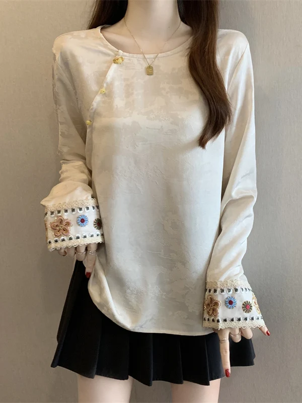 New Chinese Style Long Sleeve Embroidered Shirt Women's plus Size Acetate Satin Top Spring 2026 Commute Fashion Loose Fit
New Chinese Style Long Sleeve Embroidered Shirt Women's plus Size Acetate Satin Top Spring 2026 Commute Fashion Loose Fit