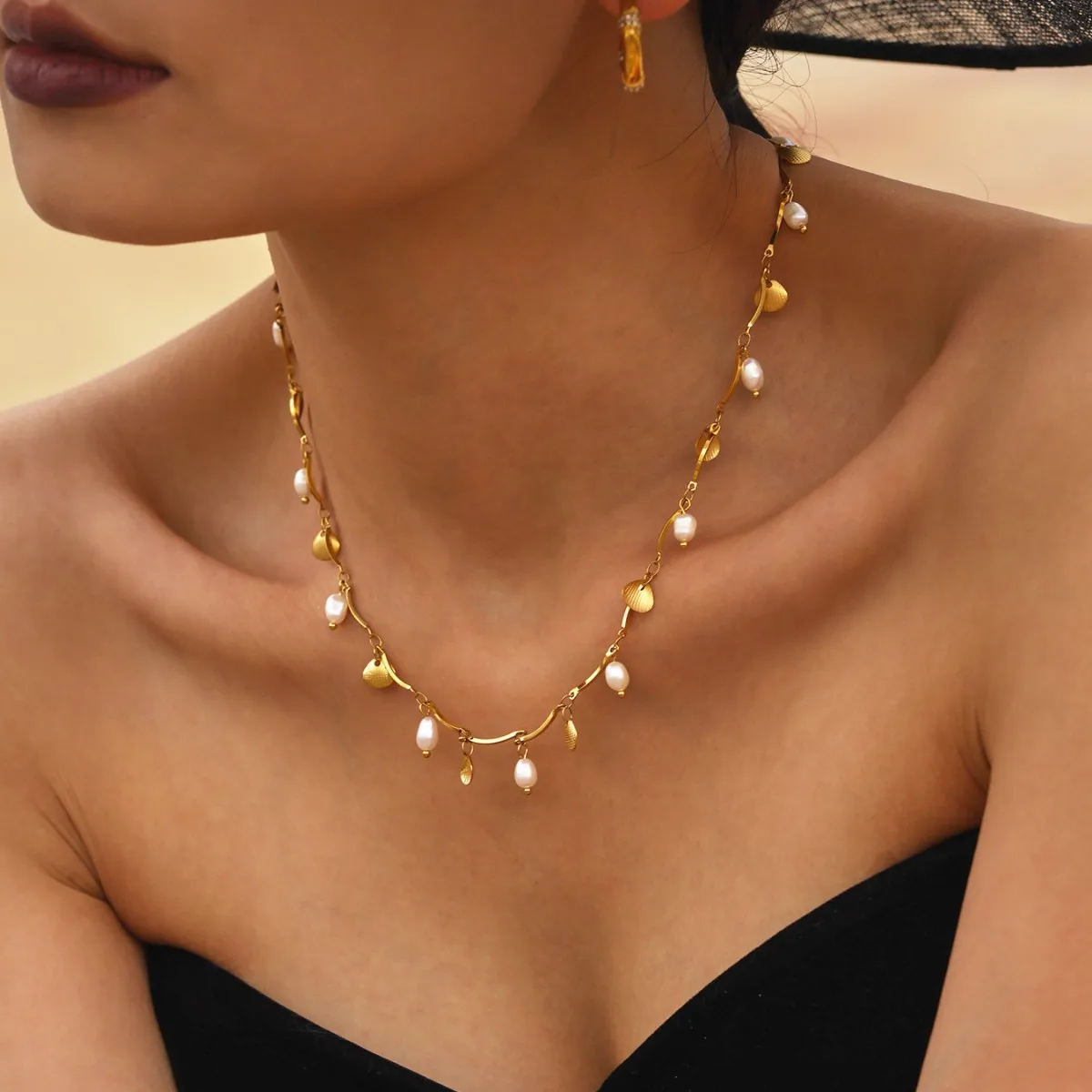 Small Shell Freshwater Pearl 9999 24K Real Gold Necklace Ins Style Creative Design European and American Fashion Jewelry
Small Shell Freshwater Pearl 9999 24K Real Gold Necklace Ins Style Creative Design European and American Fashion Jewelry