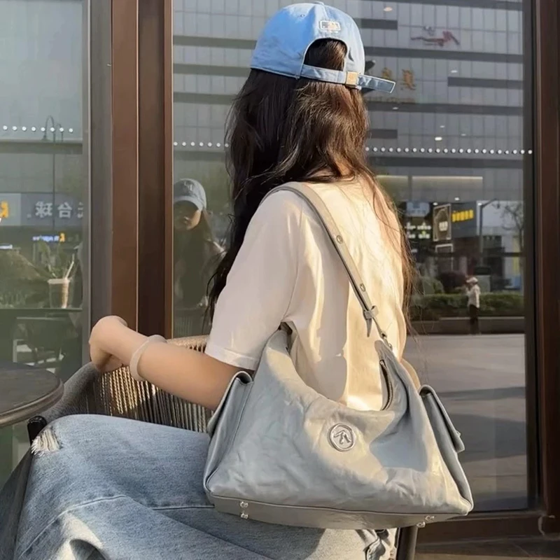 2026 Summer New Toast Bag Commuter Versatile Underarm Single Shoulder crossbody Soft Bag
2026 Summer New Toast Bag Commuter Versatile Underarm Single Shoulder crossbody Soft Bag