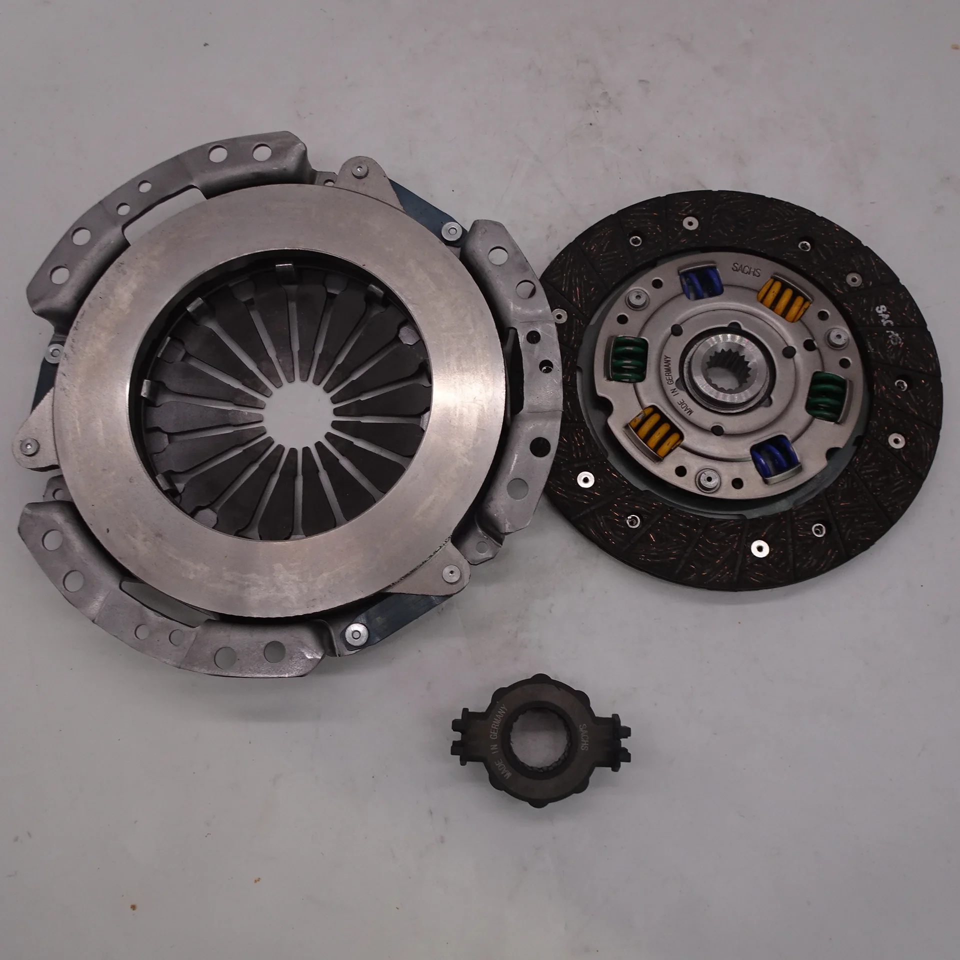 China Factory Triper Twin Friction Plates Clutch And Gasket Kit clutch kit clutch assembly 826360
China Factory Triper Twin Friction Plates Clutch And Gasket Kit clutch kit clutch assembly 826360