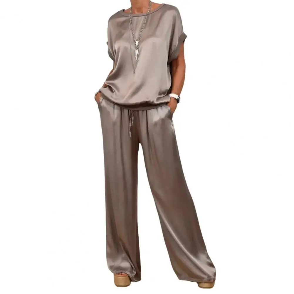 2025 Women's New Solid Color Short Sleeve Loose Set Women's Western Style Batshirt Fashion Elegant Two piece Set
2025 Women's New Solid Color Short Sleeve Loose Set Women's Western Style Batshirt Fashion Elegant Two piece Set