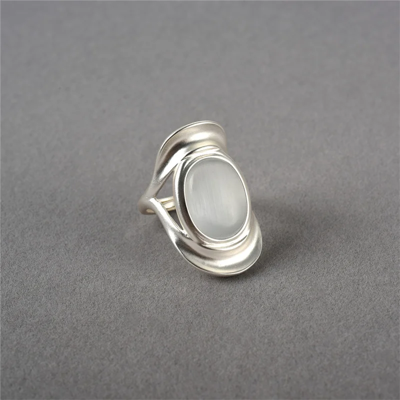 Fashion Vintage frosted Cat Eye Stone Adjustable Opening Unique Trendy Ring Design Light Luxury Jewelry Gift
Fashion Vintage frosted Cat Eye Stone Adjustable Opening Unique Trendy Ring Design Light Luxury Jewelry Gift