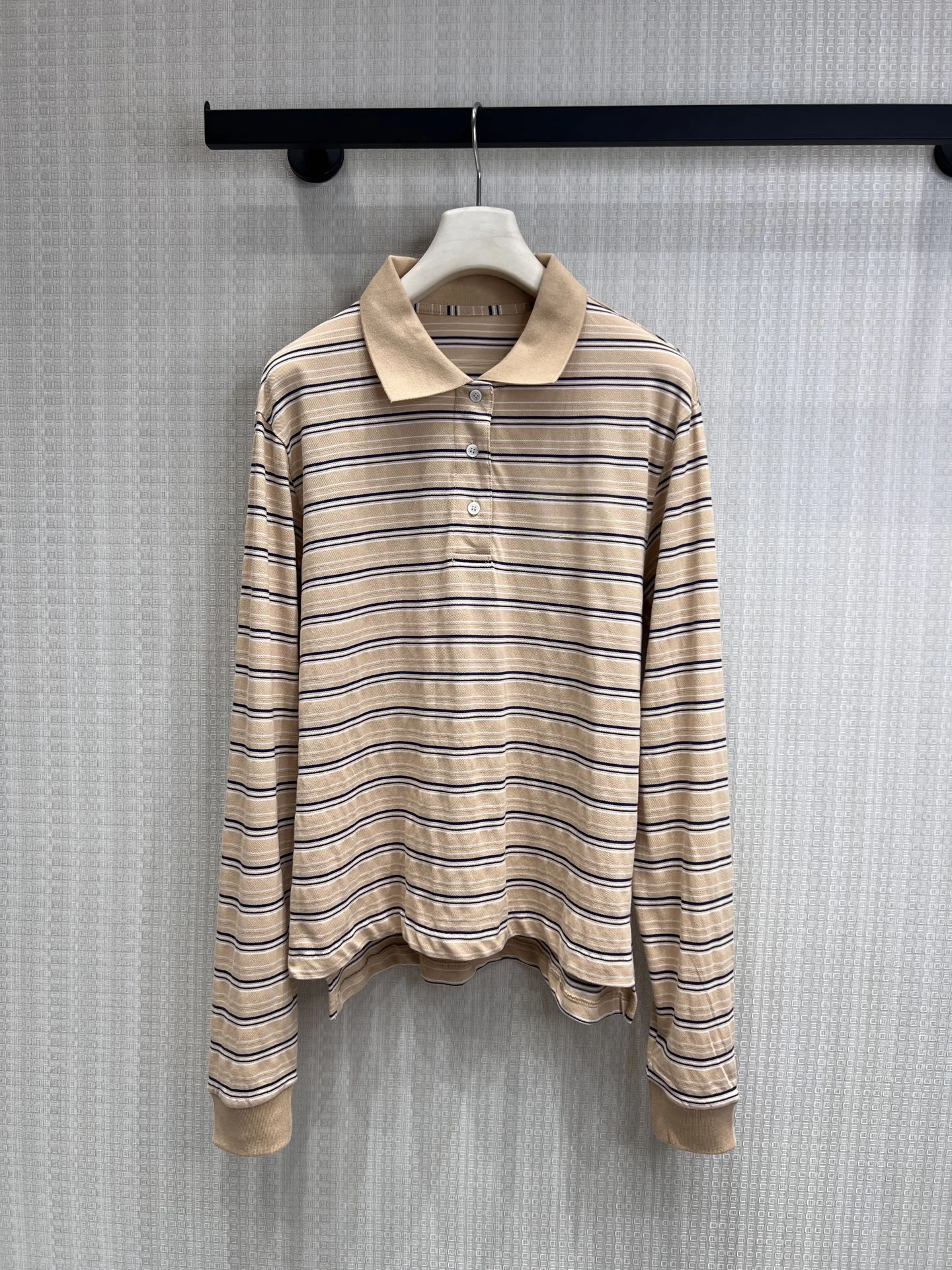 Casual Style Long Sleeve T-Shirt Collar Embroidered Letter Logo Badge Loose Fit Slimming Stripe Pattern Cotton Knitted
Casual Style Long Sleeve T-Shirt Collar Embroidered Letter Logo Badge Loose Fit Slimming Stripe Pattern Cotton Knitted