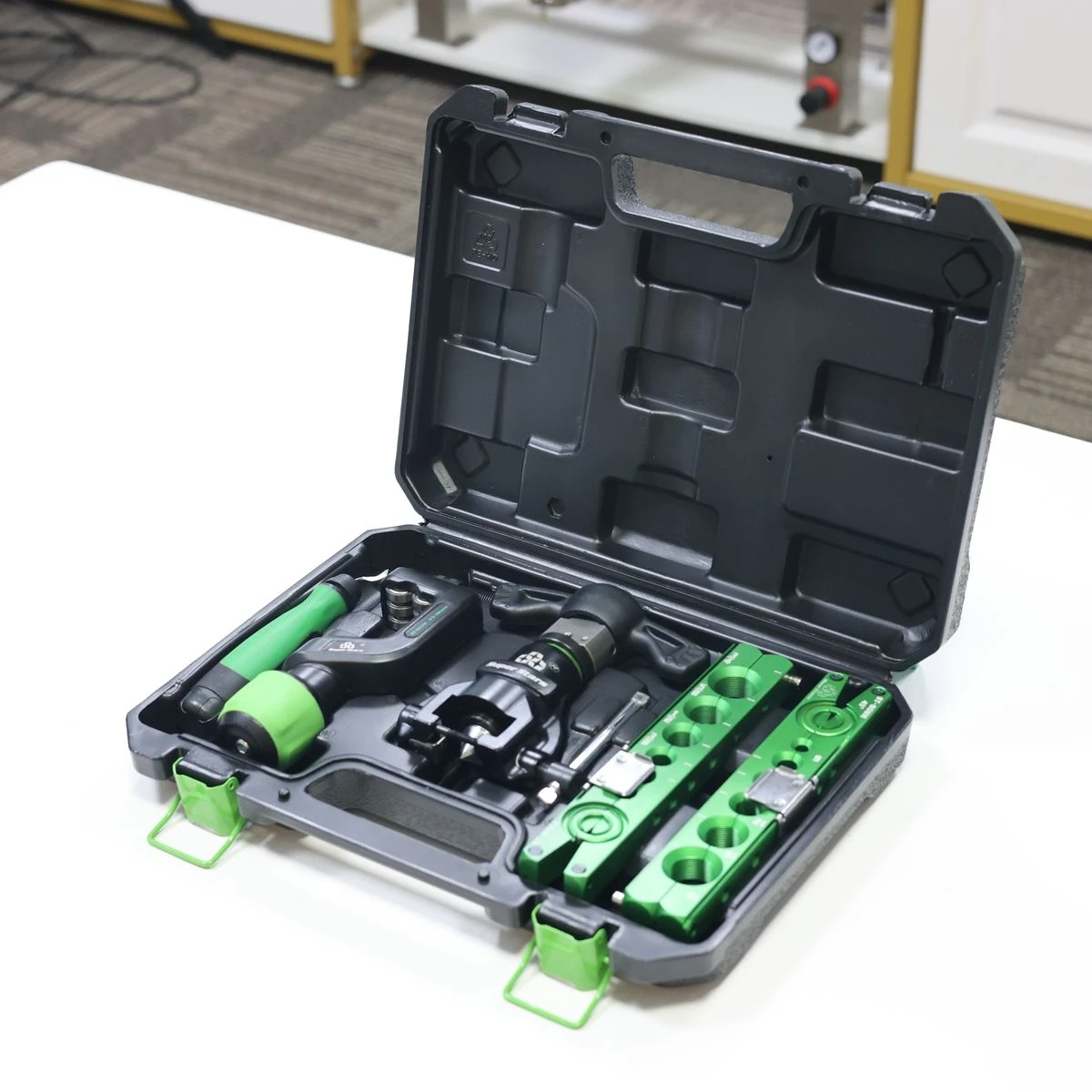 Air Conditioner Copper and Aluminum Tube Expander ST-806FT-L/ST-R806FT-L Eccentric Expander Expander Refrigerator Repair Tool
Air Conditioner Copper and Aluminum Tube Expander ST-806FT-L/ST-R806FT-L Eccentric Expander Expander Refrigerator Repair Tool