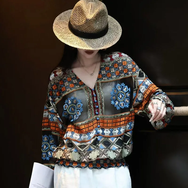 High Quality 2026 Spring Silk Top New Chinese Style Top Women's V-Neck Embroidery Flowers Loose Blouse Shirt S-XXL
High Quality 2026 Spring Silk Top New Chinese Style Top Women's V-Neck Embroidery Flowers Loose Blouse Shirt S-XXL