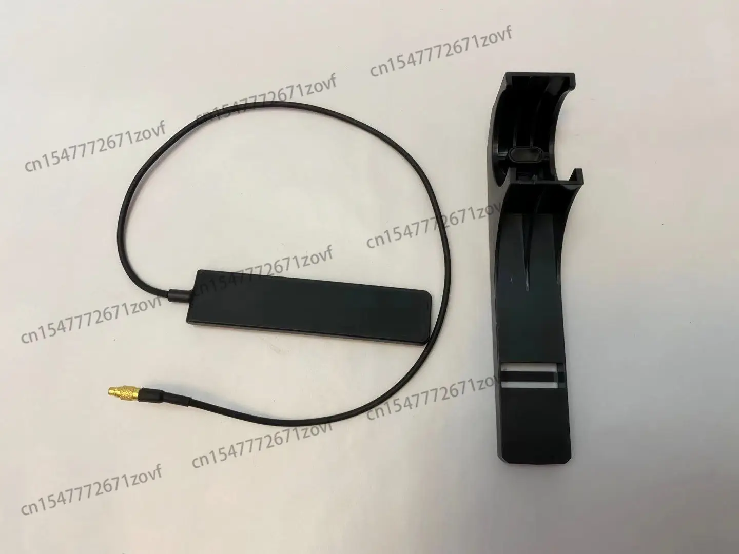 Модуль передачи изображений M600 PRO Lightbridge 2, расширенная антенна, основание антенны
Модуль передачи изображений M600 PRO Lightbridge 2, расширенная антенна, основание антенны