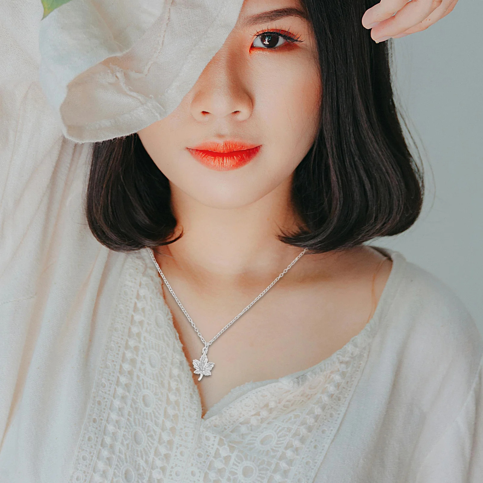 Maple Leaf Necklace Fall Leaves Metal Pendant Clavicle Chain Jewelry Women Alloy Minimalist Creative DesignLeaf Charm Harvest
Maple Leaf Necklace Fall Leaves Metal Pendant Clavicle Chain Jewelry Women Alloy Minimalist Creative DesignLeaf Charm Harvest