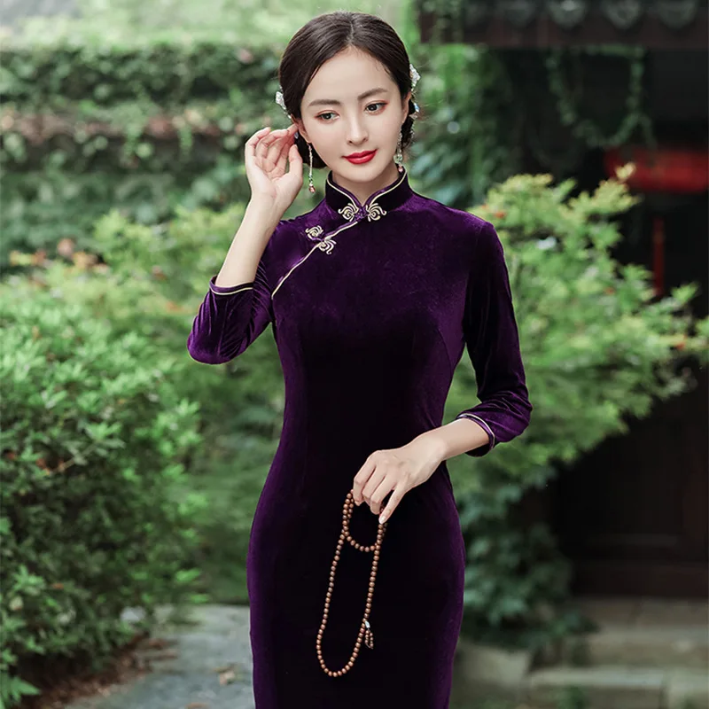 Осенне-зимнее новое бархатное платье Cheongsam со средними рукавами, однотонное, тонкое, модное, длинное, элегантное платье
Осенне-зимнее новое бархатное платье Cheongsam со средними рукавами, однотонное, тонкое, модное, длинное, элегантное платье