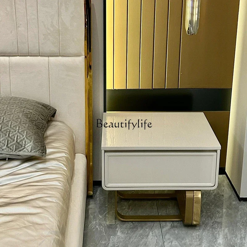 Italian light luxury bedside table master bedroom stainless steel piano paint drawer cabinet
Italian light luxury bedside table master bedroom stainless steel piano paint drawer cabinet