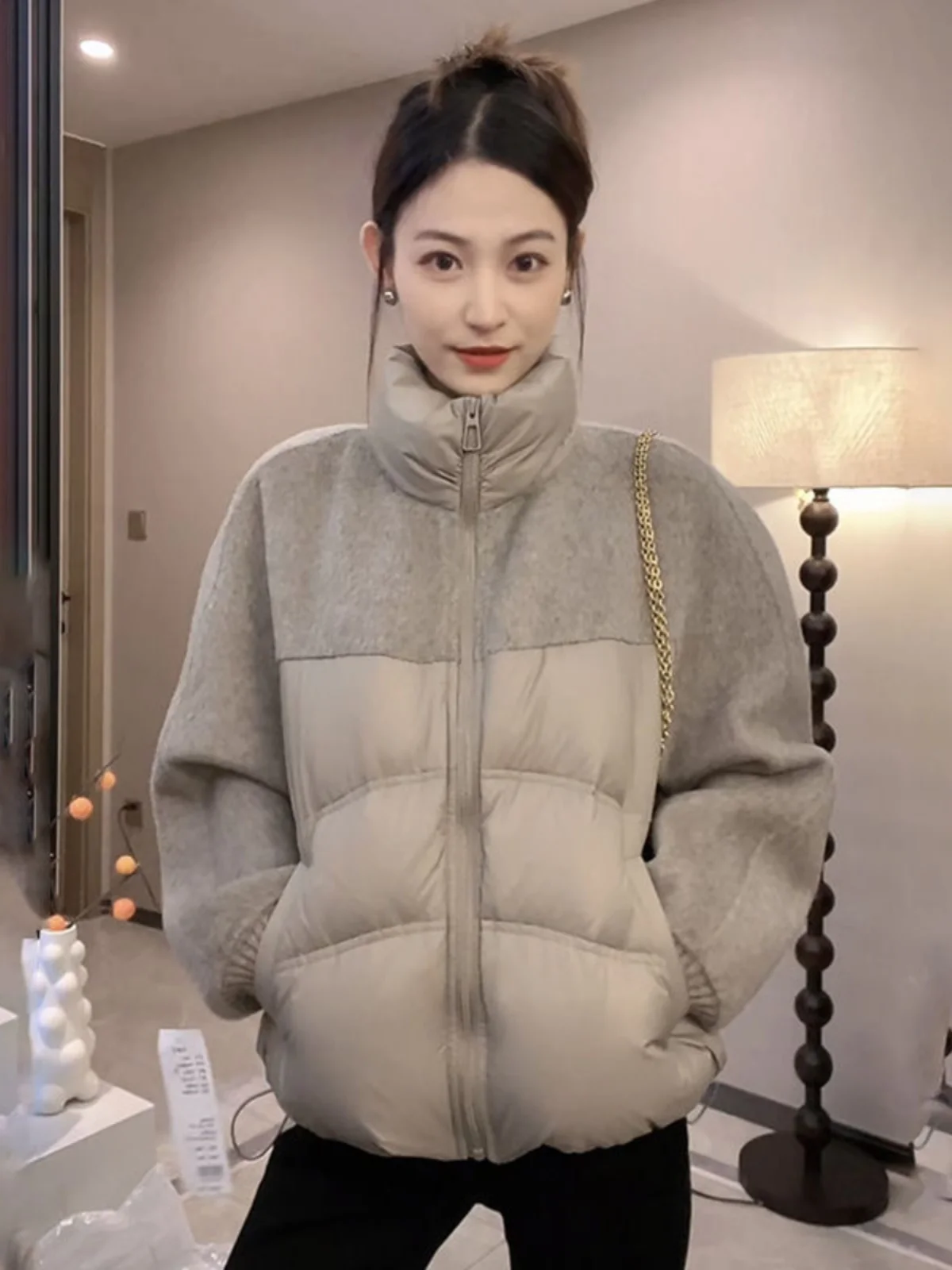 Корейская свободная утепленная куртка с воротником-стойкой, на хлопковом наполнителе, женская зимняя новинка, на молнии, теплая хлопковая одежда, верхняя одежда
Корейская свободная утепленная куртка с воротником-стойкой, на хлопковом наполнителе, женская зимняя новинка, на молнии, теплая хлопковая одежда, верхняя одежда