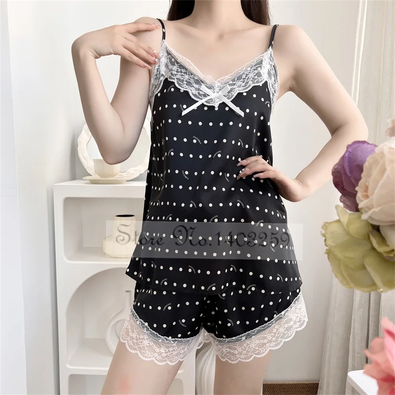 Sexy Lace Trim Sleepwear Pyjama Pour Femme Summer Suspender Pajamas Set Sleepwear Summer Silk Satin Home Clothes Loungewear
Sexy Lace Trim Sleepwear Pyjama Pour Femme Summer Suspender Pajamas Set Sleepwear Summer Silk Satin Home Clothes Loungewear