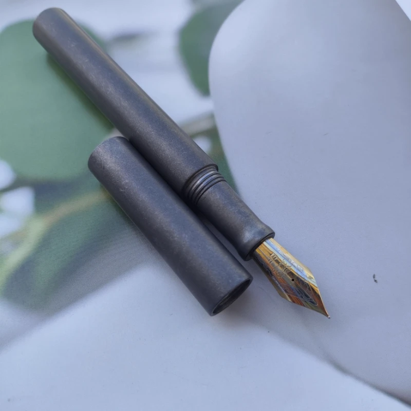 BALAOYE Titanium Alloy Frosted Fountain Pen No.8 Big Size Jinhao F 0.5mm Nib Ink Pen Students Practicing Writing Office Practice
BALAOYE Titanium Alloy Frosted Fountain Pen No.8 Big Size Jinhao F 0.5mm Nib Ink Pen Students Practicing Writing Office Practice