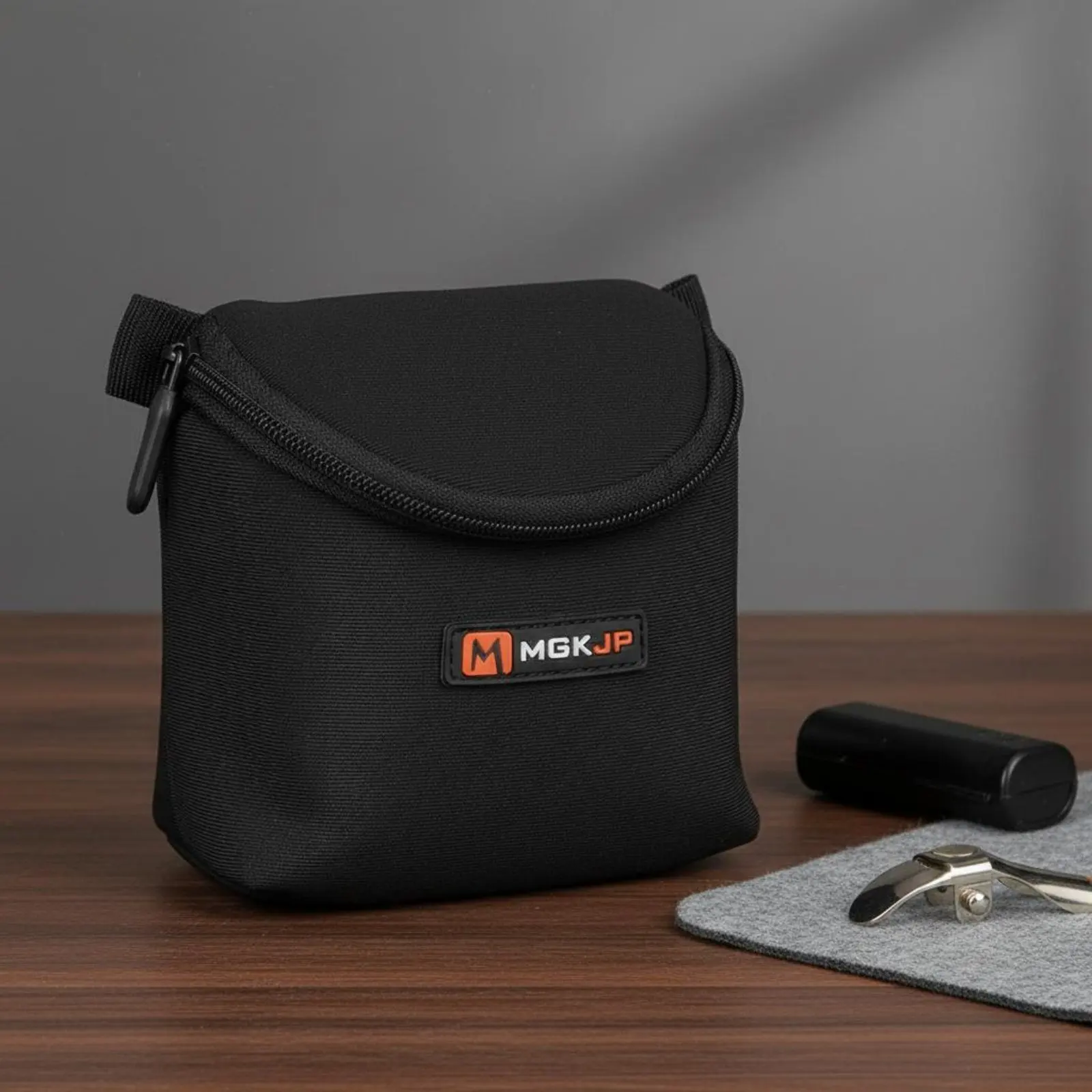 Double Mouthpiece Holder Portable Design Saxophone Mouthpiece Pouch Musical Instrument Accessory Soft Inner Lining for Travel
Double Mouthpiece Holder Portable Design Saxophone Mouthpiece Pouch Musical Instrument Accessory Soft Inner Lining for Travel