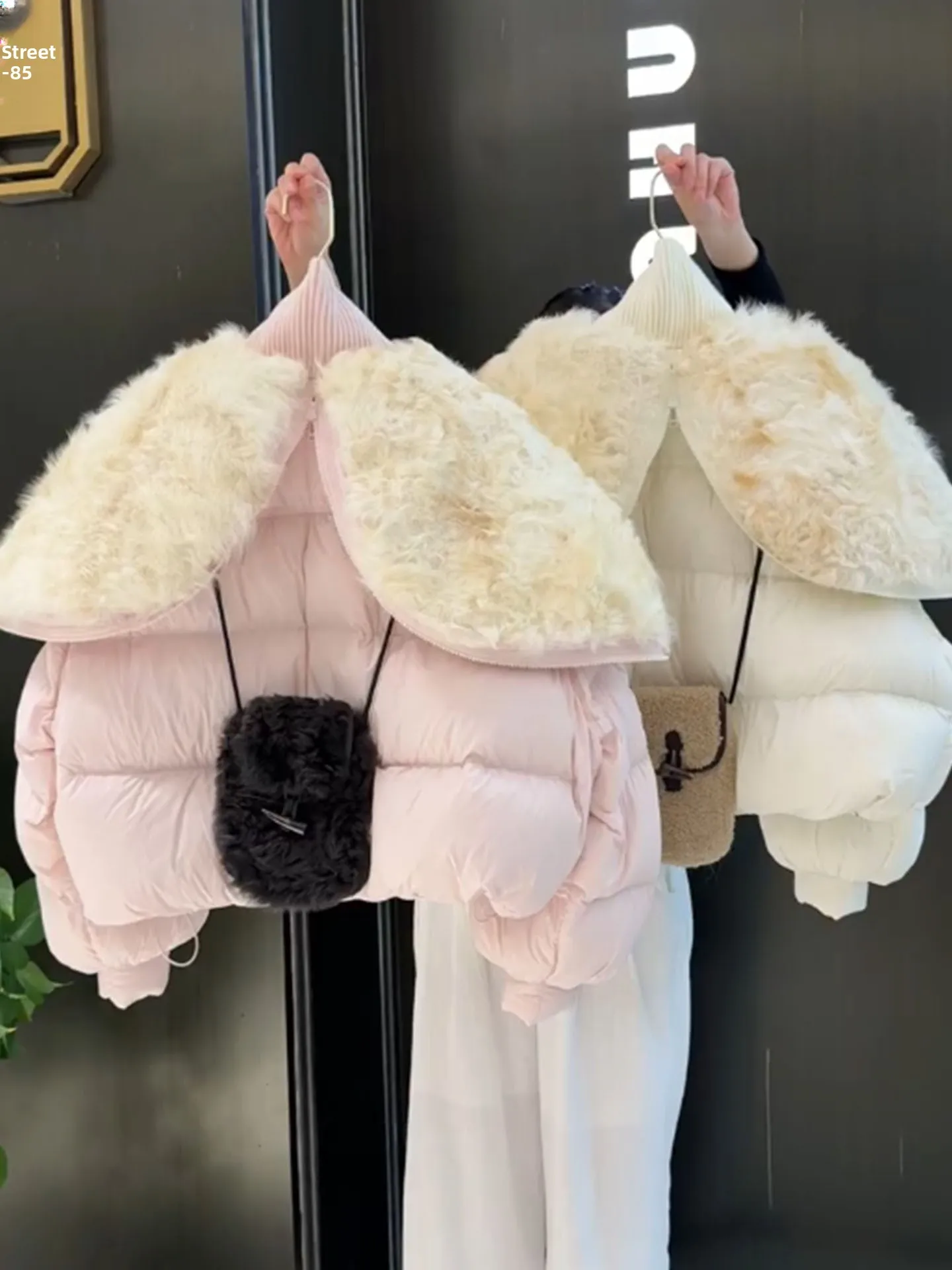 Korean Sle ort Puffer Jaet Women's Thiened Warm Outerwear Bread Clothes Winter 2025 New Arrival Small Size
Korean Sle ort Puffer Jaet Women's Thiened Warm Outerwear Bread Clothes Winter 2025 New Arrival Small Size