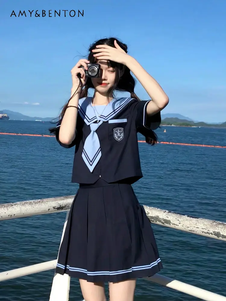 2026 New Spring Summer Japanese Academy Style Girl Short Sleeve Top Short Navy Blue Pleated Skirt with Tie JK Uniform Set
2026 New Spring Summer Japanese Academy Style Girl Short Sleeve Top Short Navy Blue Pleated Skirt with Tie JK Uniform Set