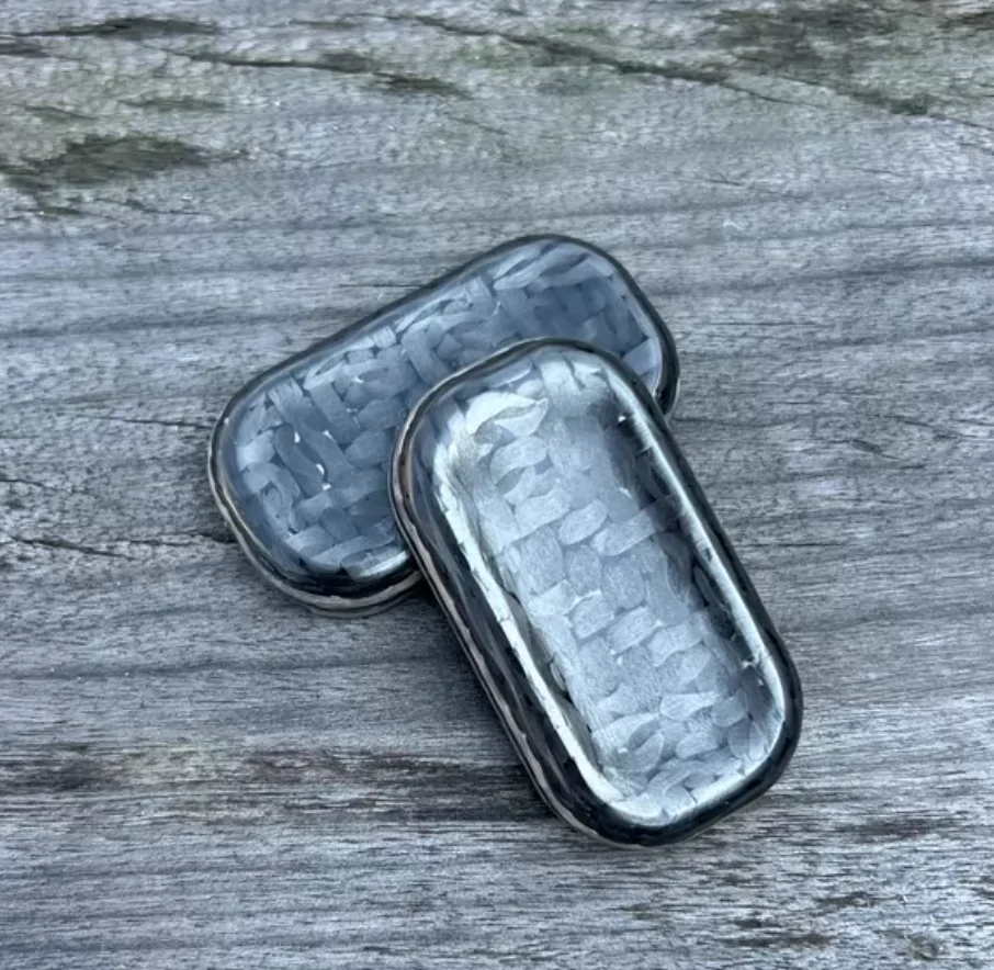Used EDC 01edc shell luminous carbon fidget slider decompression toy
Used EDC 01edc shell luminous carbon fidget slider decompression toy