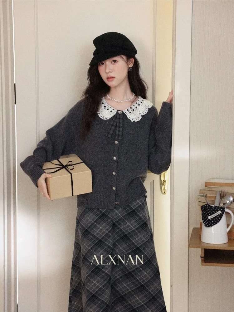 ALXNAN Heather Gray Peter Pan Collar Crochet Bow Knit Cardigan Elegant Loose-fit Cute Sweater Casual Female Clothing DYL662203
ALXNAN Heather Gray Peter Pan Collar Crochet Bow Knit Cardigan Elegant Loose-fit Cute Sweater Casual Female Clothing DYL662203