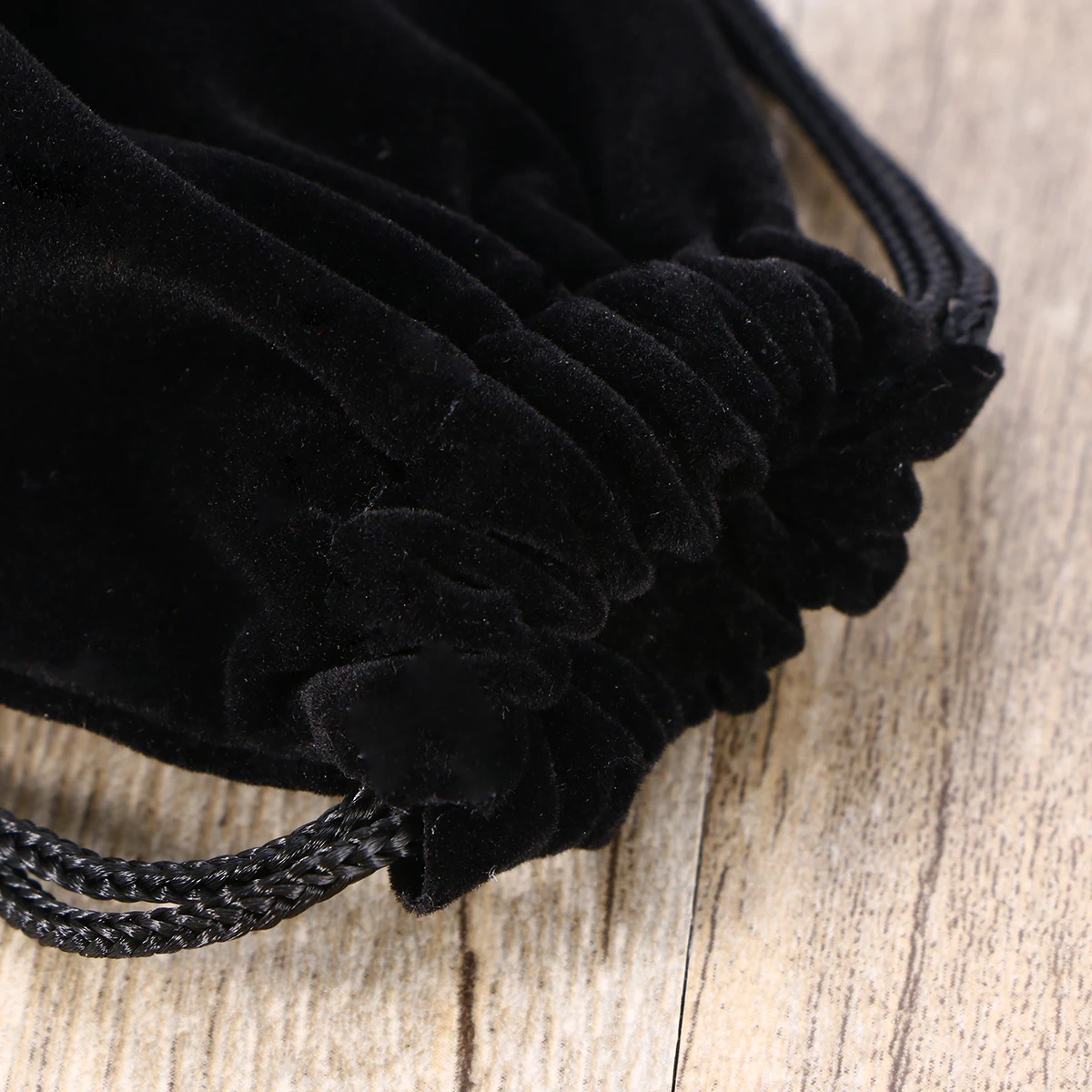 2Pcs Black Flocked Cloth Watch Bags 20x11x03cm Drawstring Pouches for Bracelets Stones Travel Use Cloth Bag Watch Bags
2Pcs Black Flocked Cloth Watch Bags 20x11x03cm Drawstring Pouches for Bracelets Stones Travel Use Cloth Bag Watch Bags