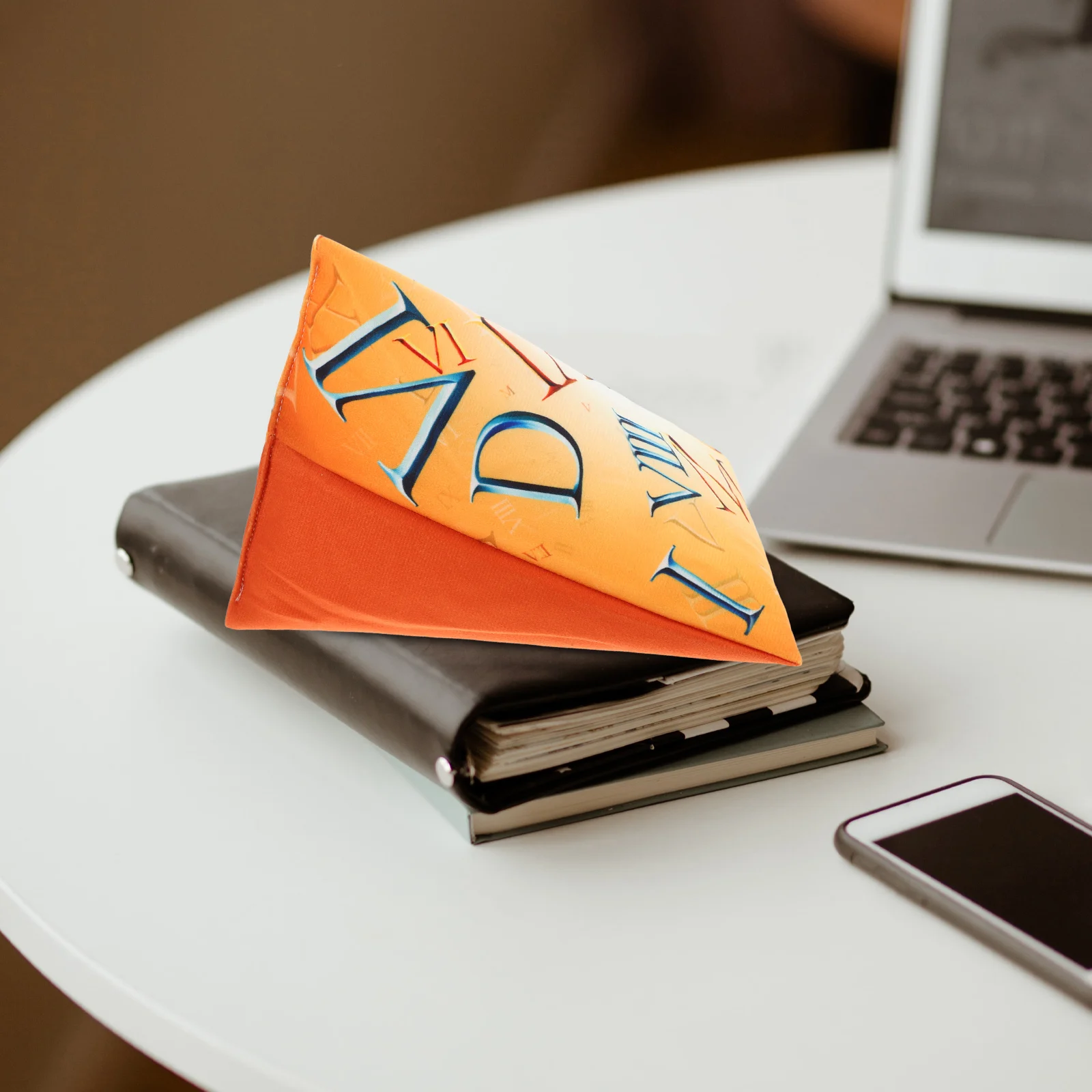 Triangular Reading For Stand Tablet Bed Phone Cushion Pillow Stand Desk Phone Pillow Holder Use Yellow 
Triangular Reading For Stand Tablet Bed Phone Cushion Pillow Stand Desk Phone Pillow Holder Use Yellow