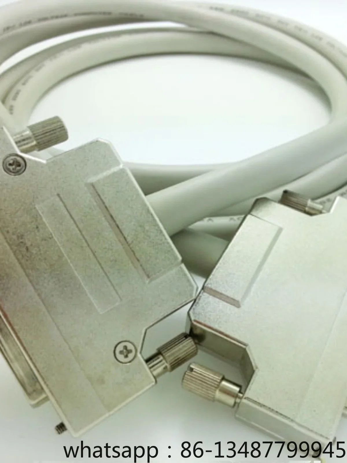 SH68-68 Dual SCSI-female shielded cable
SH68-68 Dual SCSI-female shielded cable