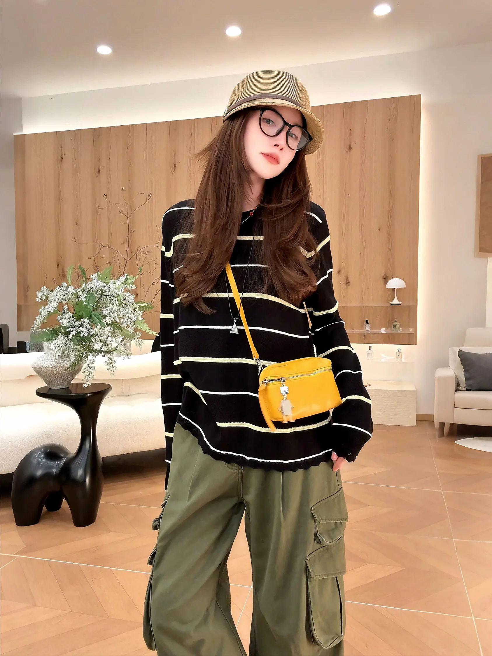 Spring Style Slim Fit Stripe Color Block Knitted Top Casual Loose Fit Soft Fabric Long Sleeve round Neck Knitwear for Women
Spring Style Slim Fit Stripe Color Block Knitted Top Casual Loose Fit Soft Fabric Long Sleeve round Neck Knitwear for Women