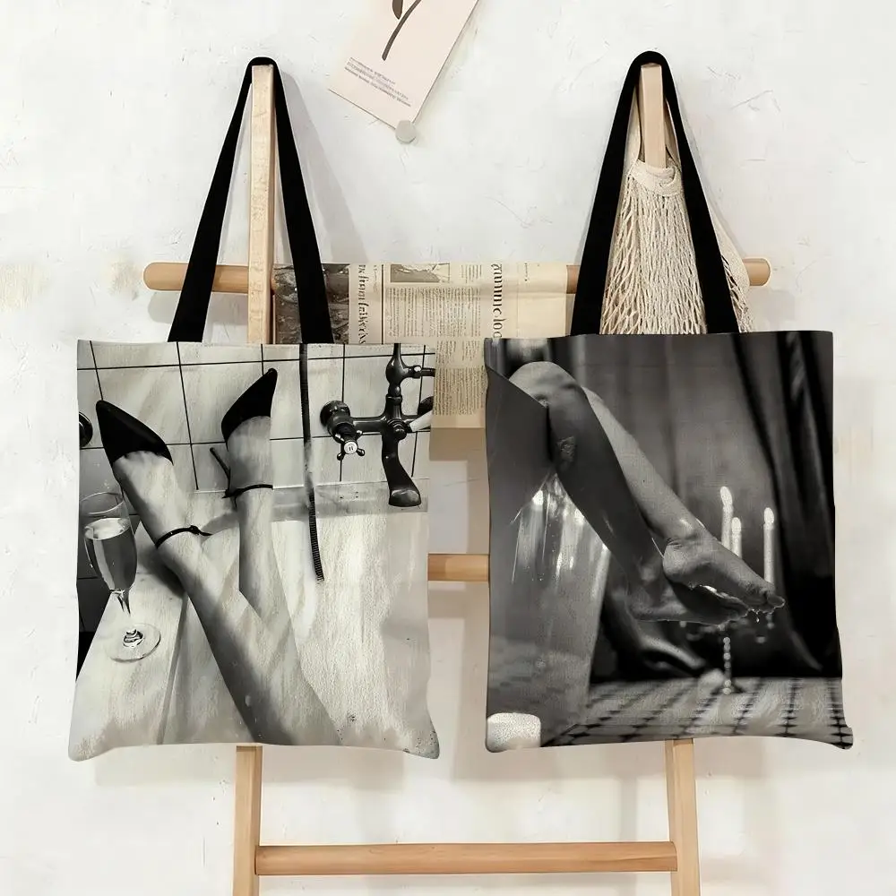 Black and White Woman Bathroom Storage Bags Canvas Tote Bag Large Capacity Double-Sided Print Reusable Shopping Bag Shoulder Bag
Black and White Woman Bathroom Storage Bags Canvas Tote Bag Large Capacity Double-Sided Print Reusable Shopping Bag Shoulder Bag
