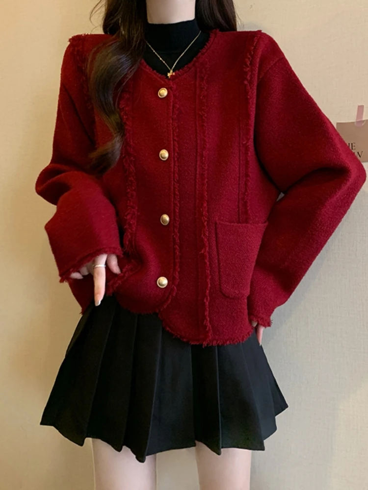 Red Short Knitted Sweater Coat Women's Spring Autumn Style Large Size Felted Knitting Top Commute Loose Fit Button Decor
Red Short Knitted Sweater Coat Women's Spring Autumn Style Large Size Felted Knitting Top Commute Loose Fit Button Decor