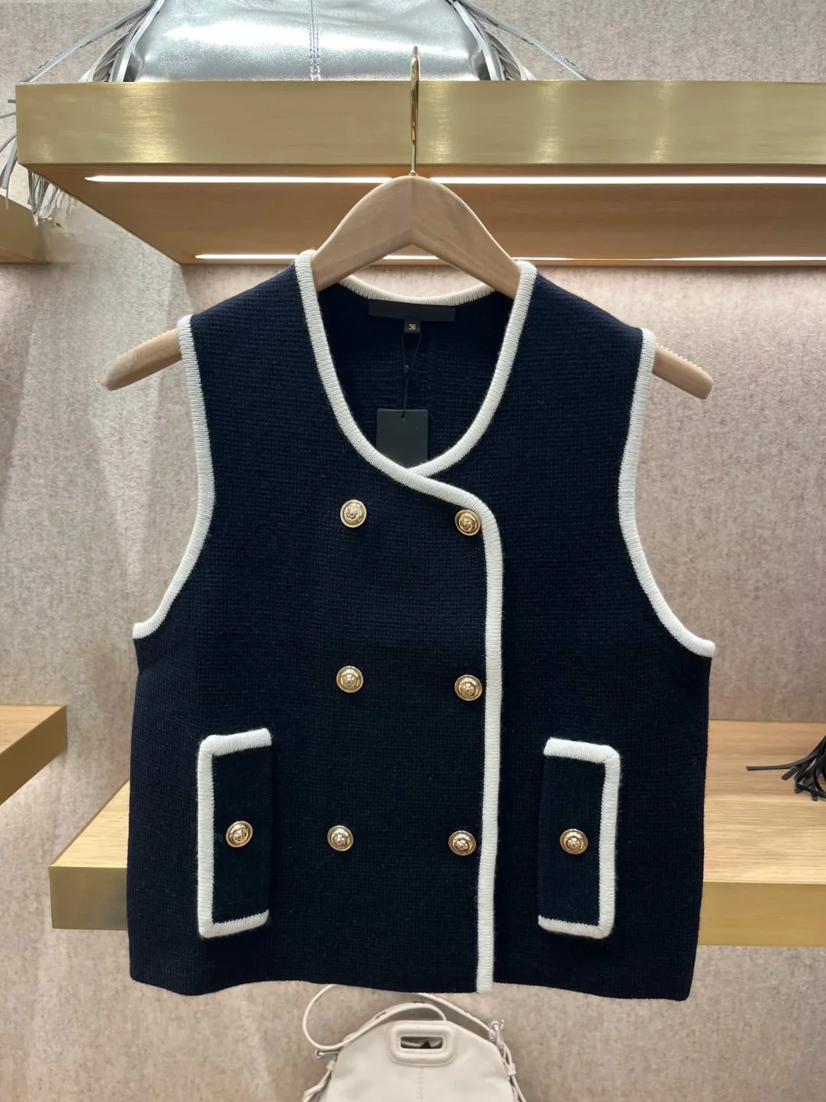Heidd M Home 2025 Autumn Winter Knitted Vest No Sleeve Color Block Small Fragrance Style Women's Regular Fit Sweater
Heidd M Home 2025 Autumn Winter Knitted Vest No Sleeve Color Block Small Fragrance Style Women's Regular Fit Sweater