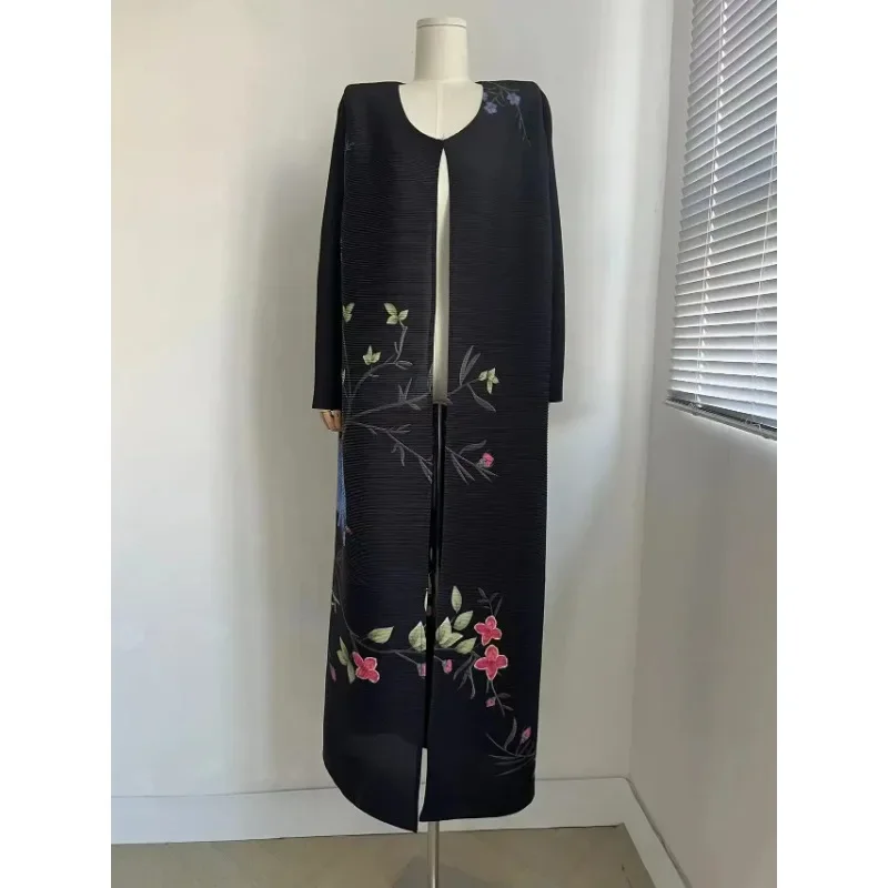 Autumn New Women's Long Style Cardigan Coat Black Advanced Style White Paired Round Neck Pleated Windbreaker Dress
Autumn New Women's Long Style Cardigan Coat Black Advanced Style White Paired Round Neck Pleated Windbreaker Dress