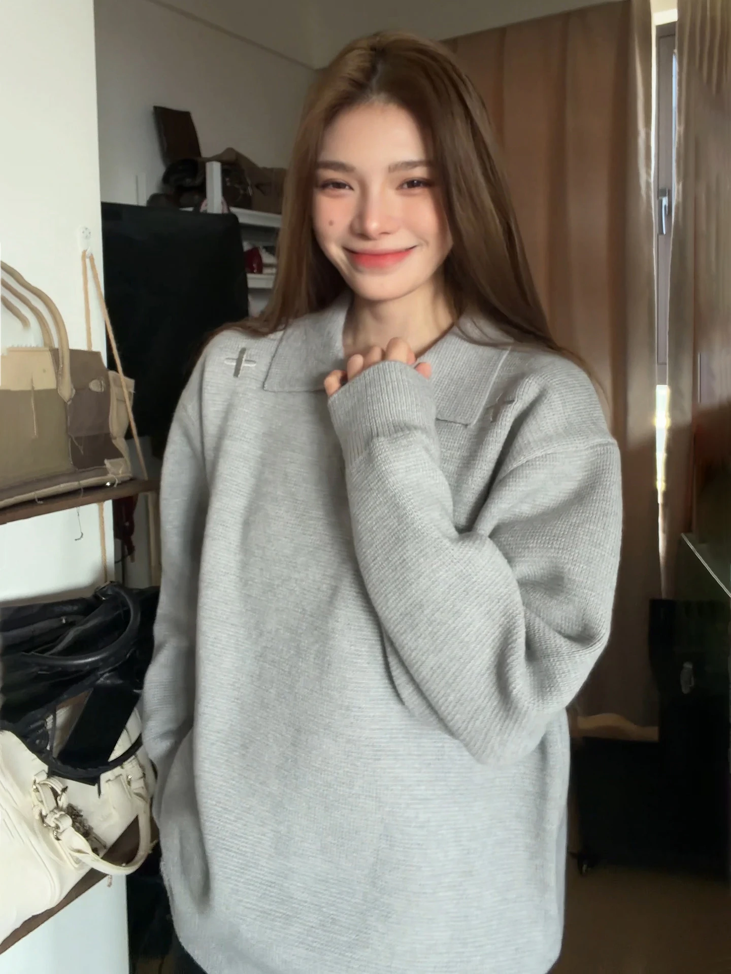 Легкий вязаный свитер с вышивкой для мужчин, повседневный, свободного кроя, весенняя верхняя одежда, стильный американский модный бренд
Легкий вязаный свитер с вышивкой для мужчин, повседневный, свободного кроя, весенняя верхняя одежда, стильный американский модный бренд