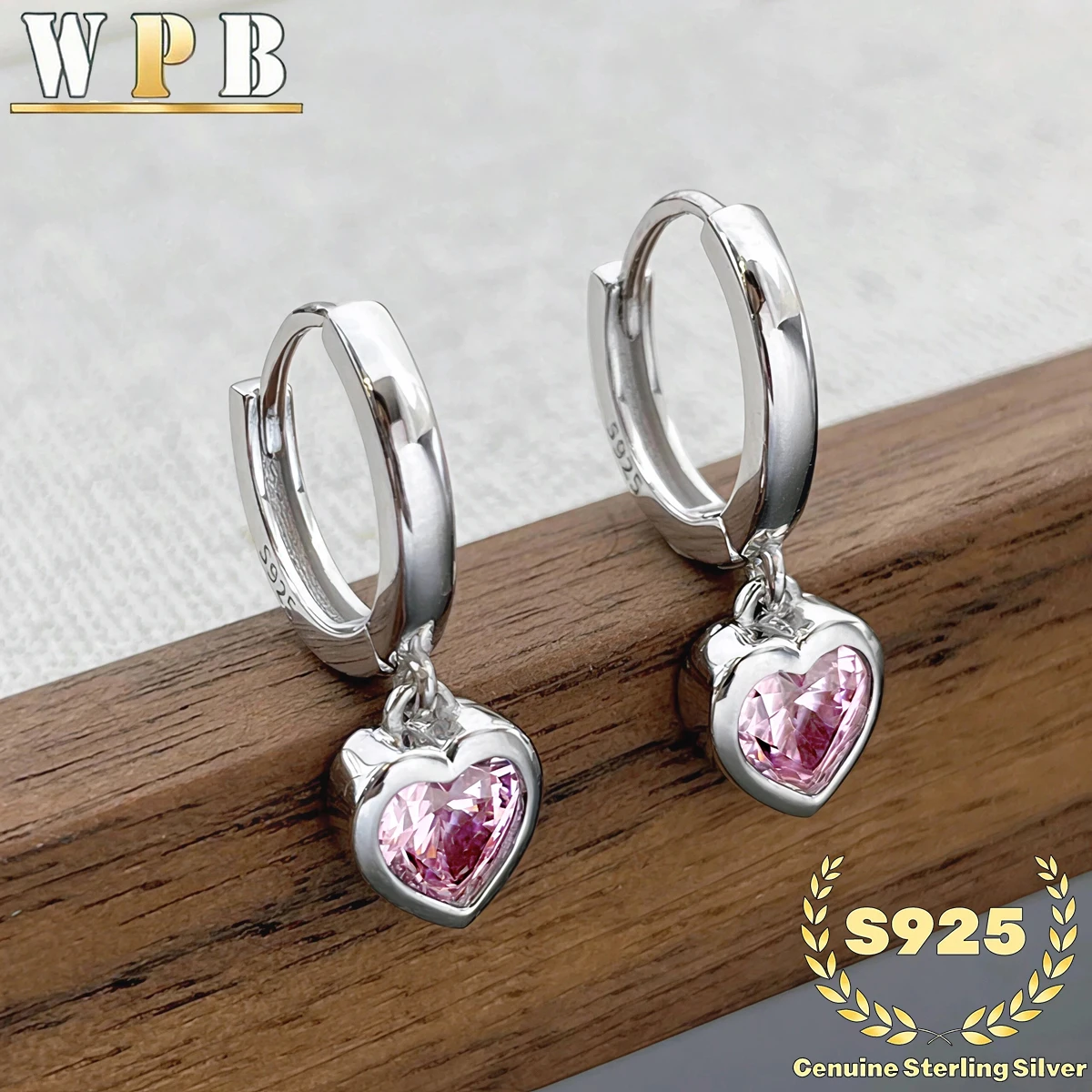 S925 Sterling Silver Heart Pink Zircon Earrings Gift C Shape Hook Polished Sparkling Romantic Style for Women Daily Wear
S925 Sterling Silver Heart Pink Zircon Earrings Gift C Shape Hook Polished Sparkling Romantic Style for Women Daily Wear
