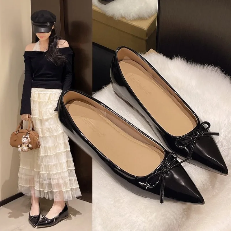 Spring Autumn New Pointed Bow Lightweight Women's Casual Shoes Fashion Comfortable Non-slip Daily Light Mouth Flat Shoes Female
Spring Autumn New Pointed Bow Lightweight Women's Casual Shoes Fashion Comfortable Non-slip Daily Light Mouth Flat Shoes Female