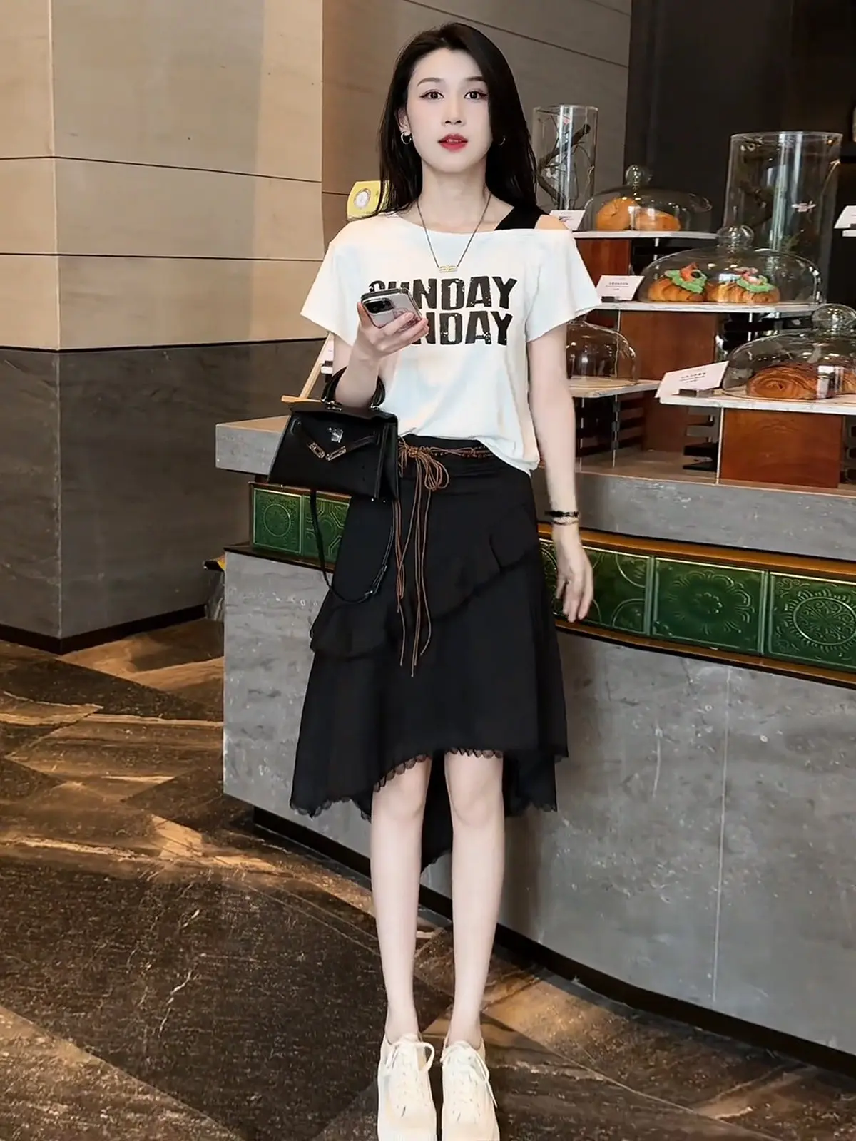 Fashion Suit Women's Korean Style Age Reduction Off Shoulder Short Sleeved T-shirt+regular Skirt Two-piece Set
Fashion Suit Women's Korean Style Age Reduction Off Shoulder Short Sleeved T-shirt+regular Skirt Two-piece Set