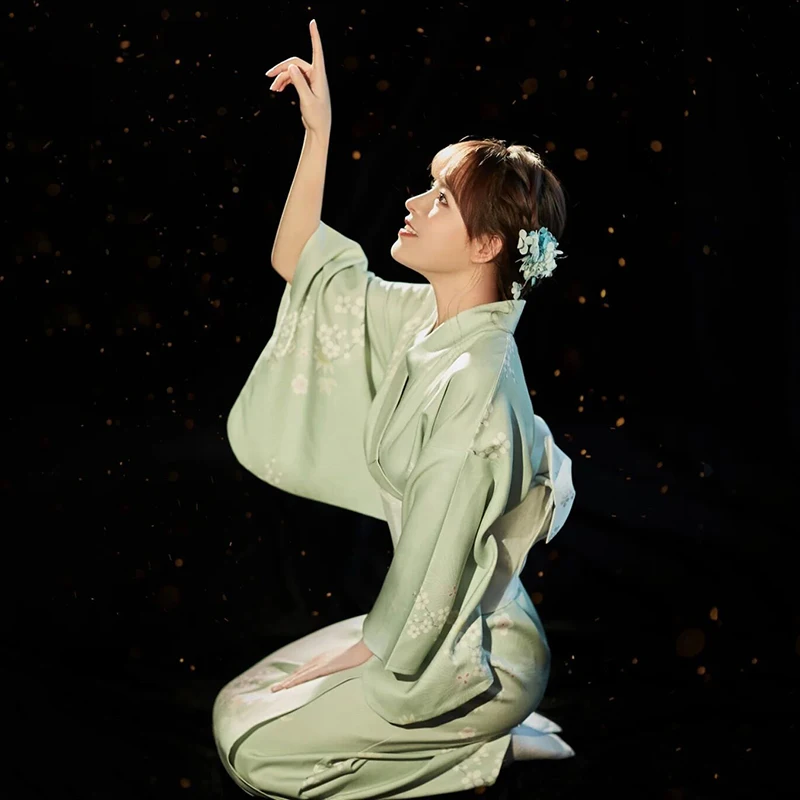 Japan Traditional Kimono Women's Evening Dress Newly Improved Bathrobe Cosplay Photo Photography Costume Banquet Dance Costume
Japan Traditional Kimono Women's Evening Dress Newly Improved Bathrobe Cosplay Photo Photography Costume Banquet Dance Costume