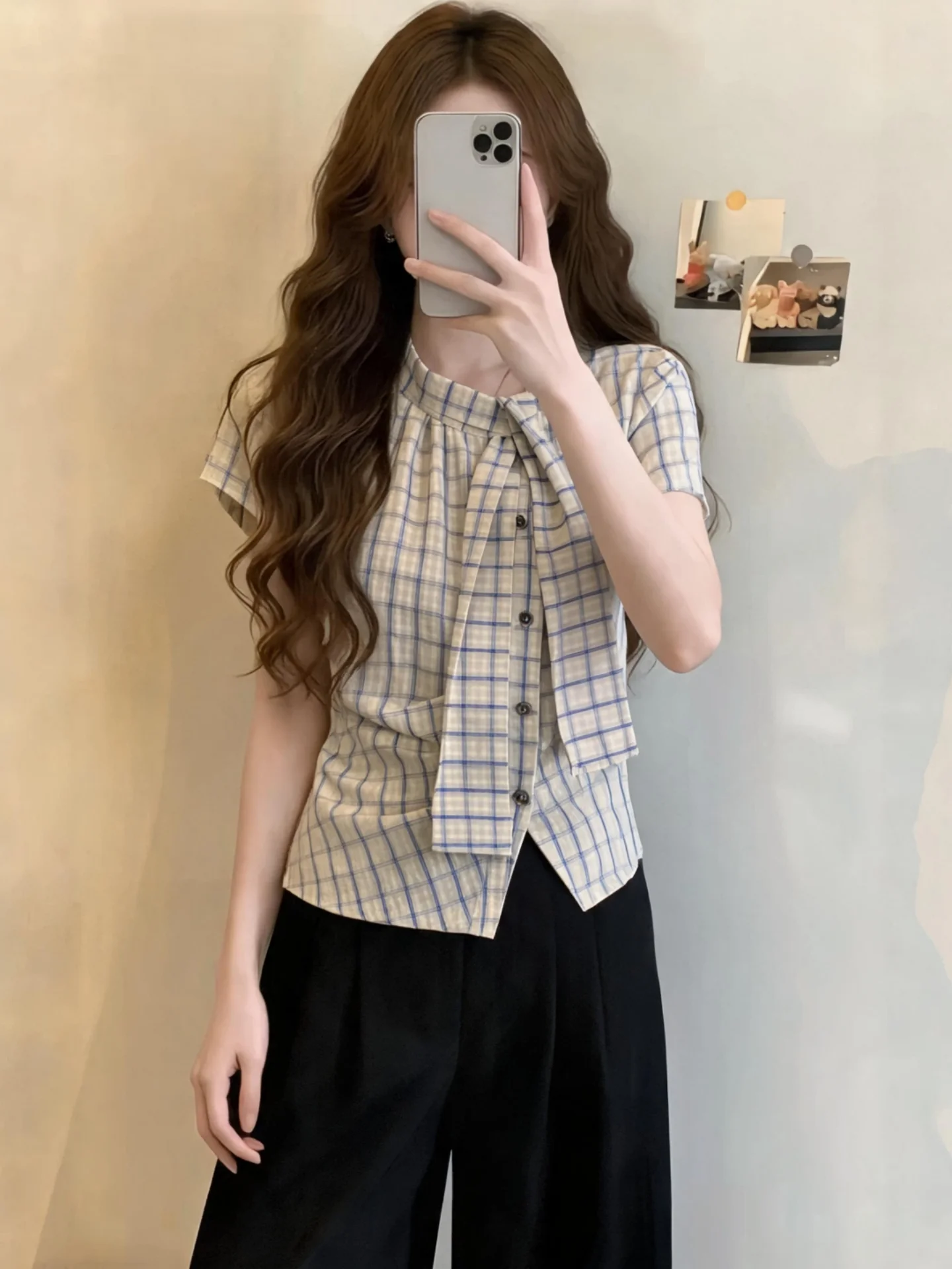 Retro Plaid Short Sleeve Base Shirt Women's Summer New Large Size Fat MM Slimming Design Short Style Belted Top
Retro Plaid Short Sleeve Base Shirt Women's Summer New Large Size Fat MM Slimming Design Short Style Belted Top