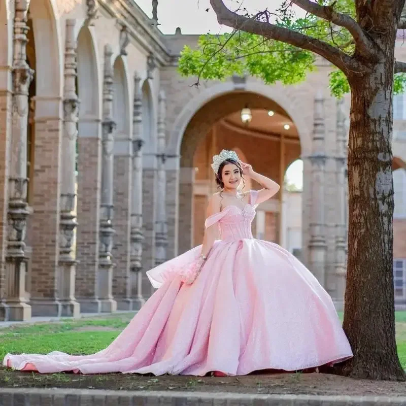 Customized Pink Ball Gown Quinceanera Dresses 2025 Beading Tiered Crystal Birthday Party Gown Vestido De 15 Años
Customized Pink Ball Gown Quinceanera Dresses 2025 Beading Tiered Crystal Birthday Party Gown Vestido De 15 Años