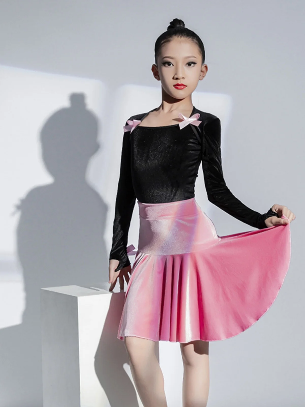 Новинка 2024, стильное детское платье для латиноамериканских танцев, танцевальная одежда для девочек, танцевальная одежда для онлайн-соревнований по Латиноамериканскому танцу
Новинка 2024, стильное детское платье для латиноамериканских танцев, танцевальная одежда для девочек, танцевальная одежда для онлайн-соревнований по Латиноамериканскому танцу