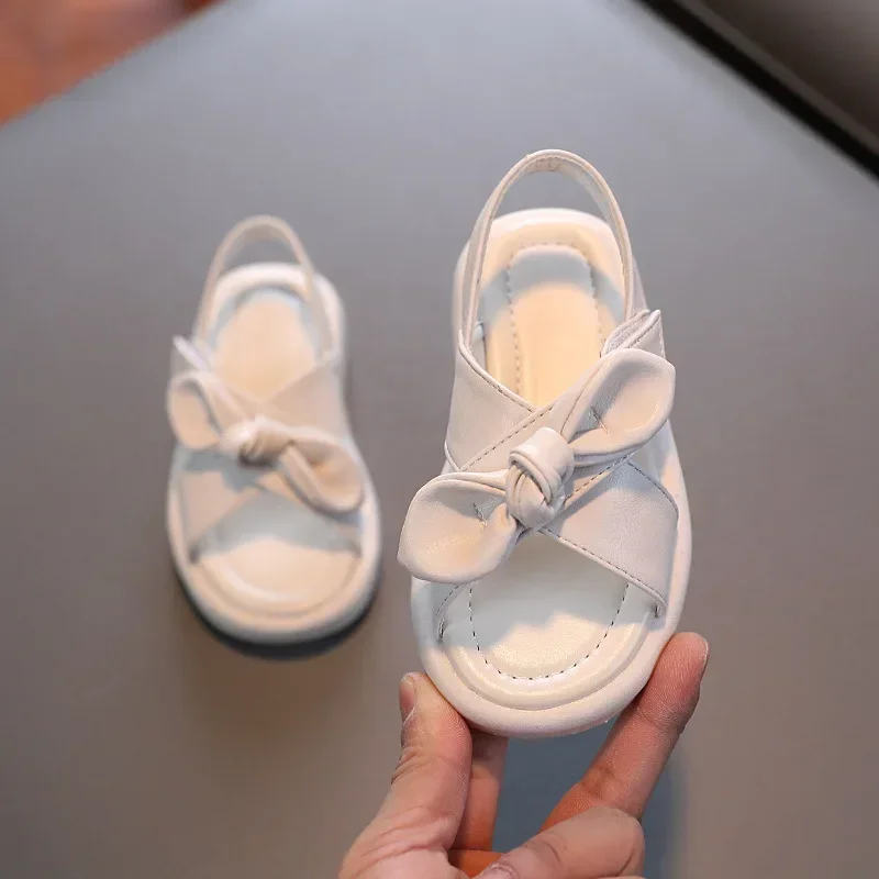 Girls' Sandals Soft Sole Children's Beach Shoes Kids Bow Solid Color Sandals for 2024 Summer Vacation Wear-resistant Dirt-proof
Girls' Sandals Soft Sole Children's Beach Shoes Kids Bow Solid Color Sandals for 2024 Summer Vacation Wear-resistant Dirt-proof