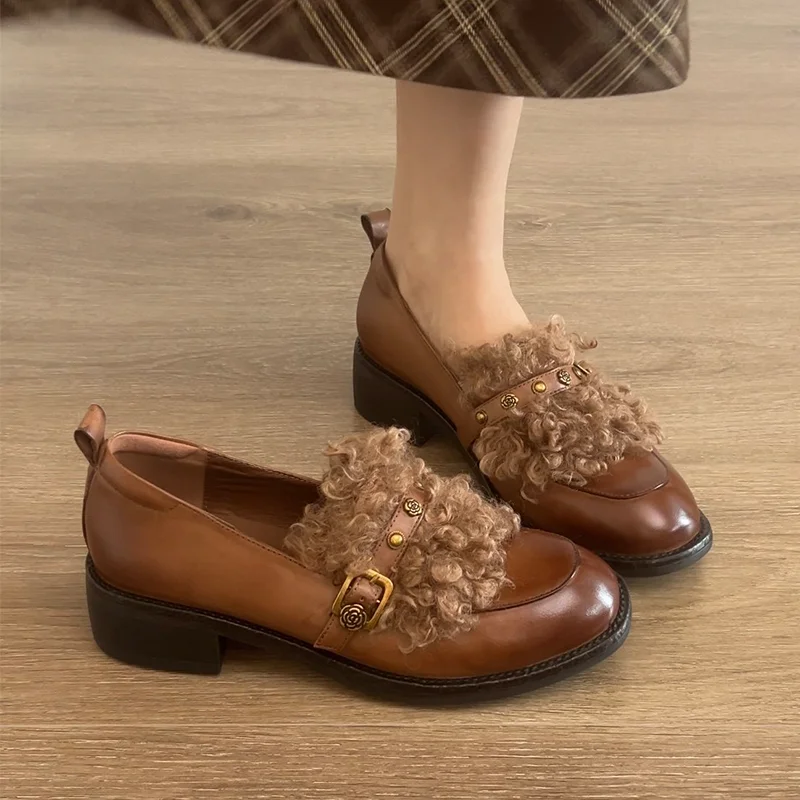 Женские лоферы на меху, дизайнерская спортивная обувь на среднем каблуке, новинка 2026, модные кроссовки в стиле ретро, весеннее удобное платье Mujer Zapatillas
Женские лоферы на меху, дизайнерская спортивная обувь на среднем каблуке, новинка 2026, модные кроссовки в стиле ретро, весеннее удобное платье Mujer Zapatillas