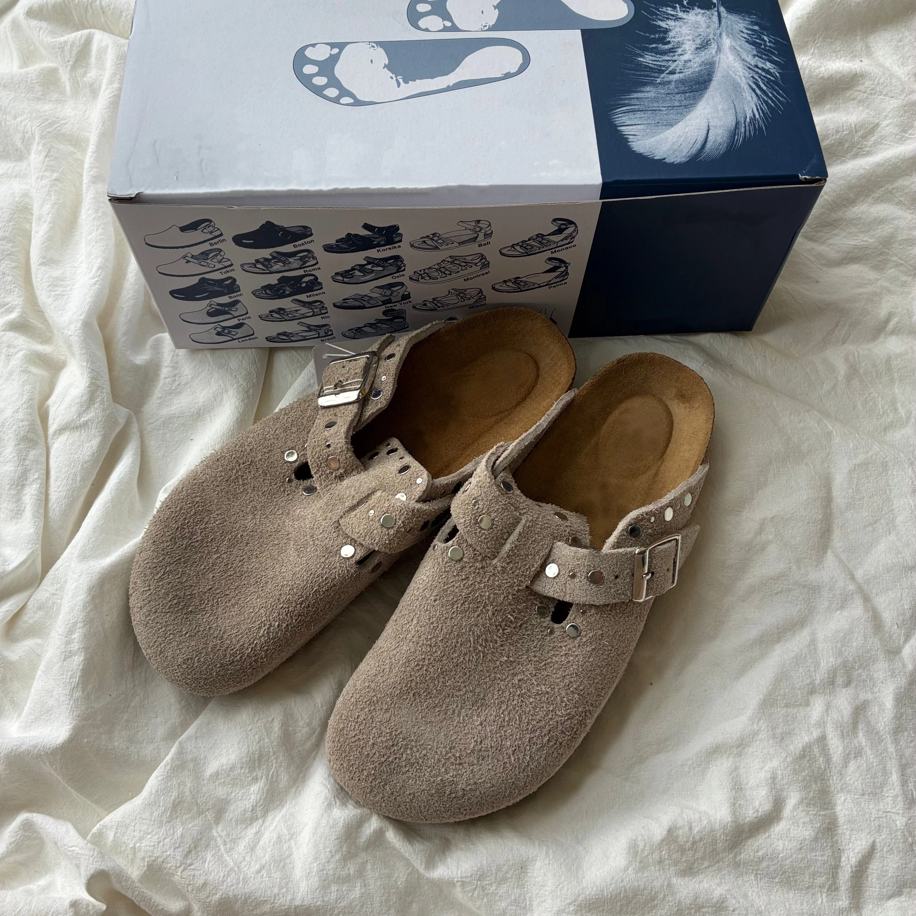 Замшевые сабо с заклепками | Многоцветные комфортные тапочки с пробковой стелькой
Замшевые сабо с заклепками | Многоцветные комфортные тапочки с пробковой стелькой