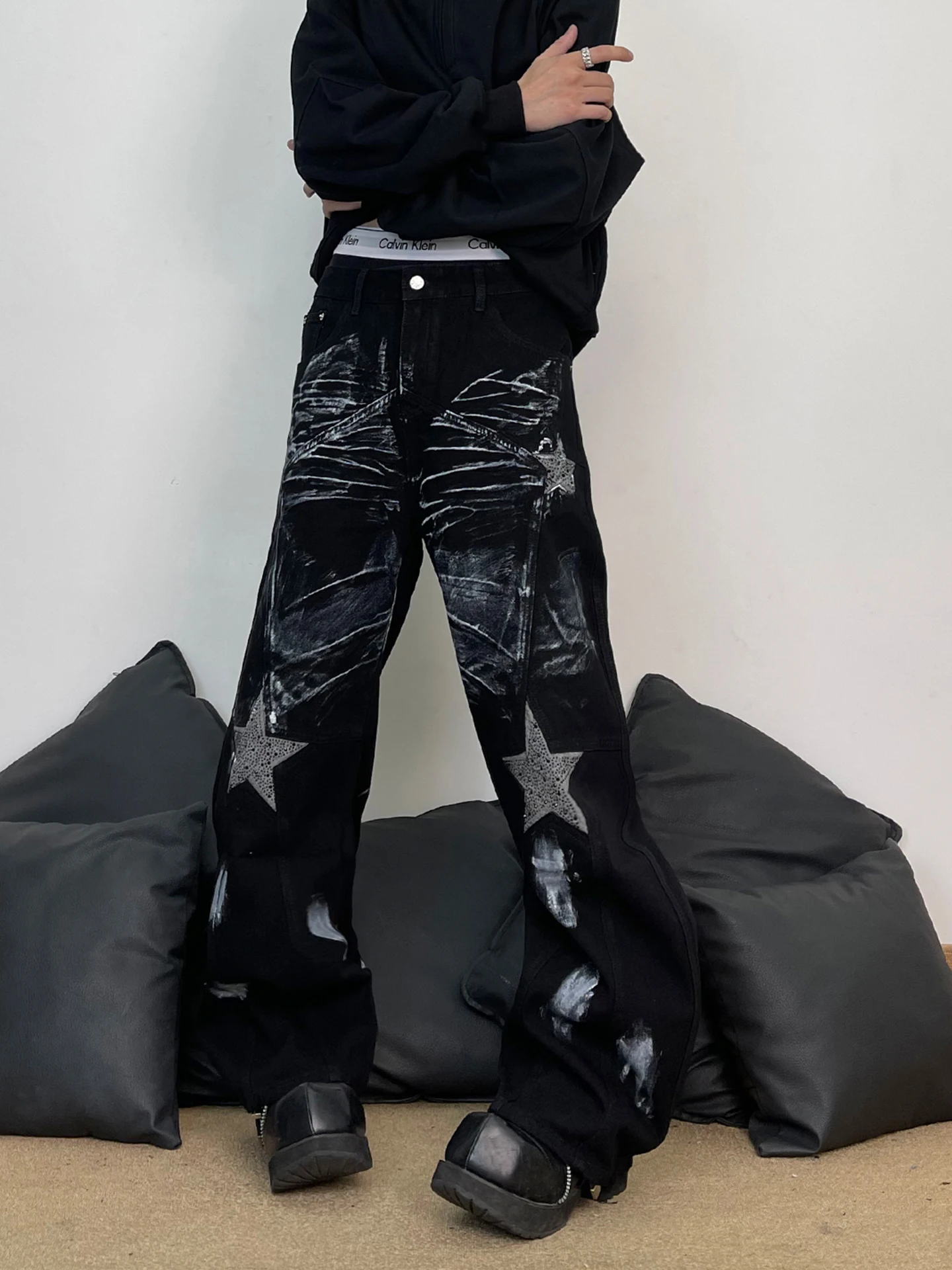 American Style Graffiti Dye Men's Wide Leg Jeans Loose Fit High Street Retro Pants Straight Cut Casual Autumn Wear for Men
American Style Graffiti Dye Men's Wide Leg Jeans Loose Fit High Street Retro Pants Straight Cut Casual Autumn Wear for Men