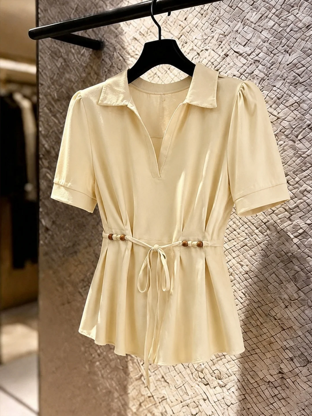 Fashionable Short Sleeve Shirt Women's Commute Style Korean Design Sensation Waist Inward Shirt Summer New Arrival Elegant
Fashionable Short Sleeve Shirt Women's Commute Style Korean Design Sensation Waist Inward Shirt Summer New Arrival Elegant