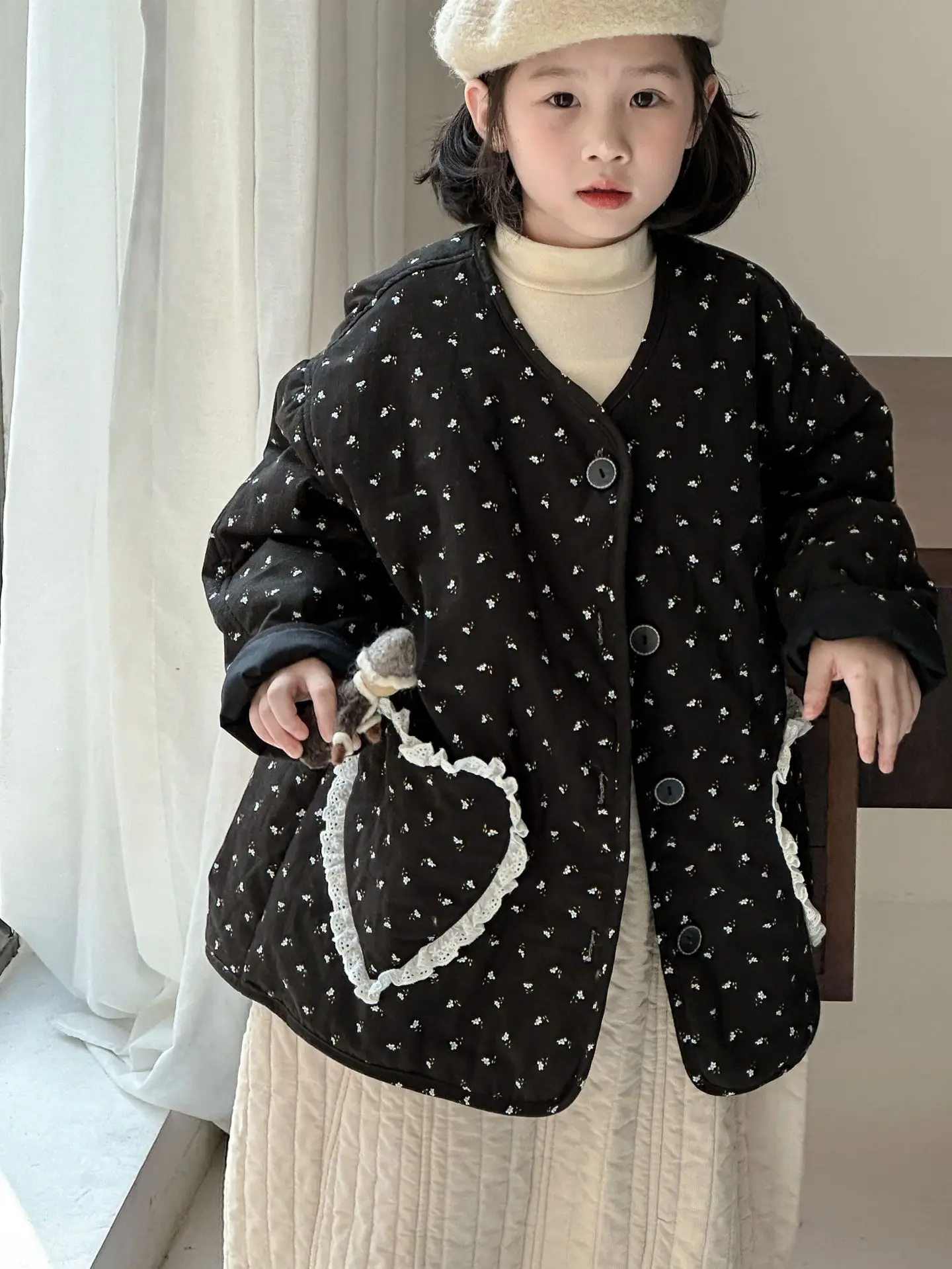2024 Winter New Children Thick Warm Coat Girls Lace Heart Pocket Padded Jacket Baby Long Sleeve Casual Tops Kids Quilted Jacket
2024 Winter New Children Thick Warm Coat Girls Lace Heart Pocket Padded Jacket Baby Long Sleeve Casual Tops Kids Quilted Jacket