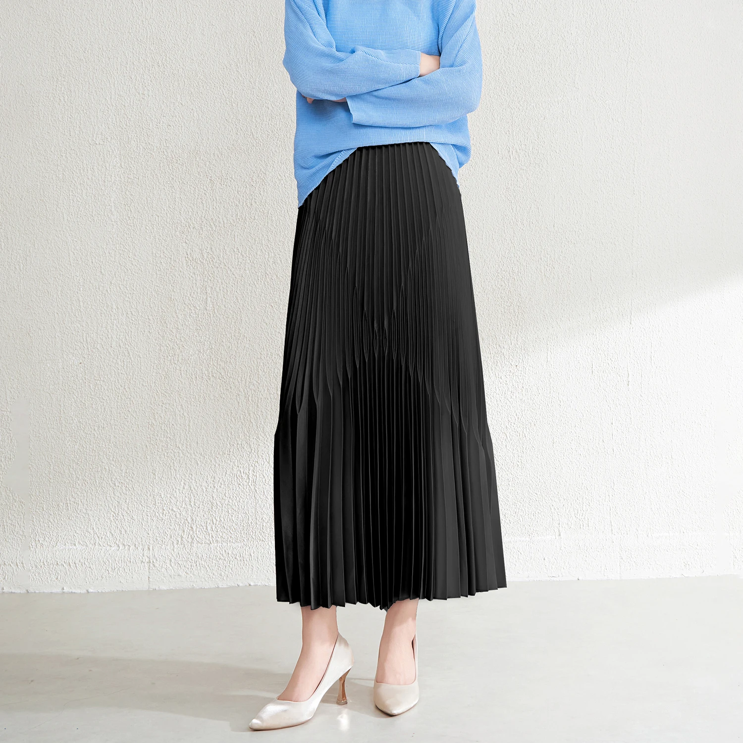 Женская плиссированная одежда, оптовая продажа с фабрики, трехмерная плиссированная юбка трапециевидной формы на заказ, элегантная и шикарная длинная юбка
Женская плиссированная одежда, оптовая продажа с фабрики, трехмерная плиссированная юбка трапециевидной формы на заказ, элегантная и шикарная длинная юбка