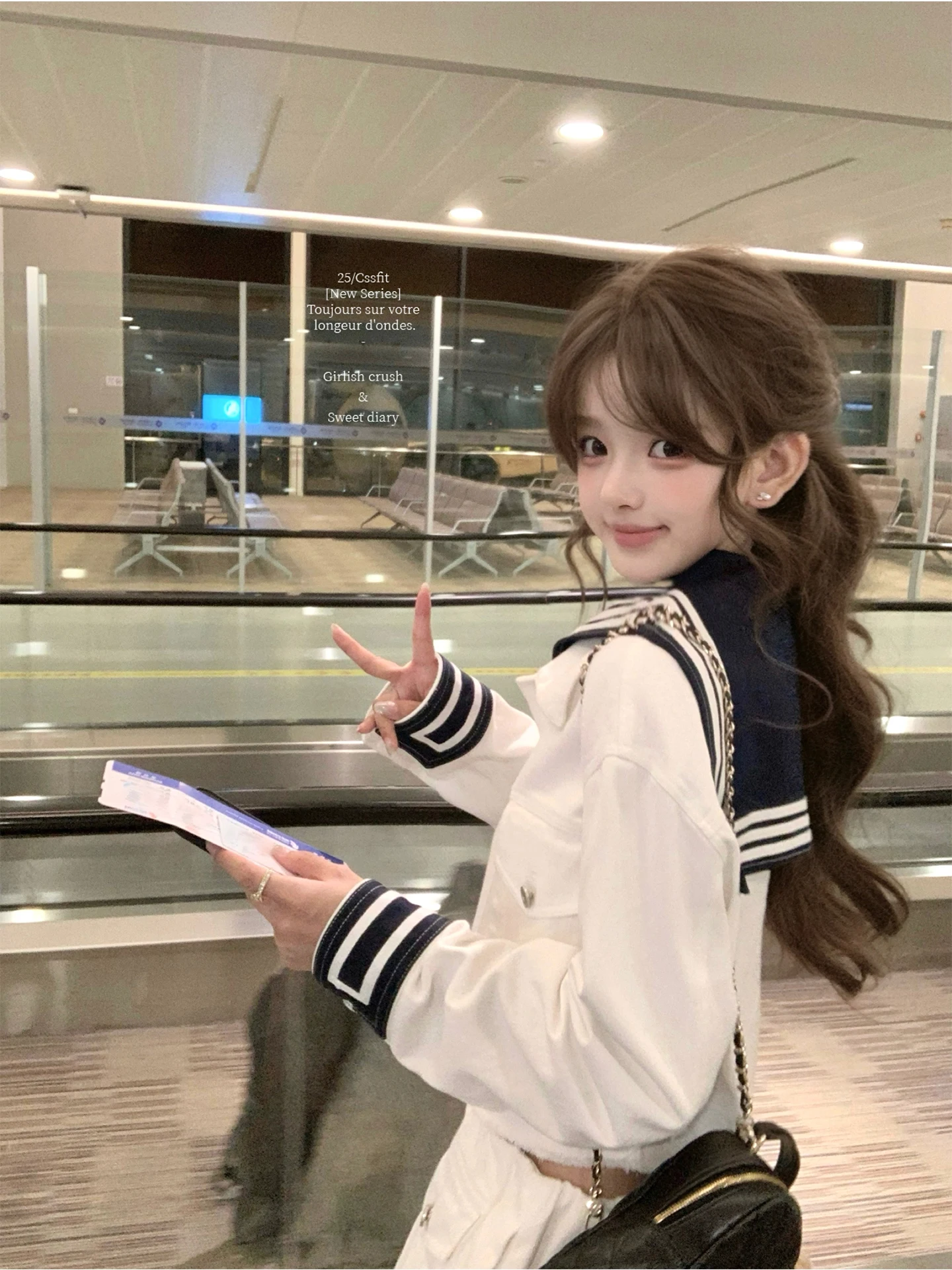 Костюм-двойка из смесового хлопка в морском стиле: пиджак на пуговицах и юбка. Весенняя модная верхняя одежда для женщин с длинными рукавами и воротником в морском стиле.
Костюм-двойка из смесового хлопка в морском стиле: пиджак на пуговицах и юбка. Весенняя модная верхняя одежда для женщин с длинными рукавами и воротником в морском стиле.