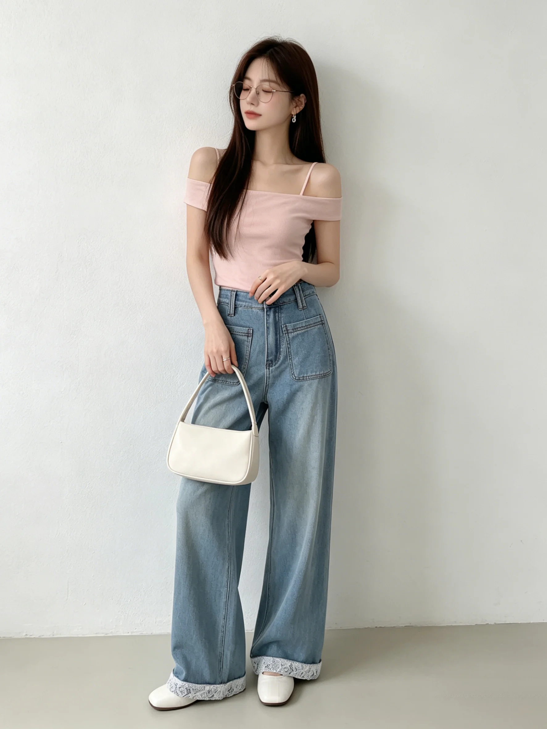 Chic Korean High Waist Wide Leg Jeans Women Summer Lace Splicing Drape Loose Design Long Pants Elegant Anti-Aging
Chic Korean High Waist Wide Leg Jeans Women Summer Lace Splicing Drape Loose Design Long Pants Elegant Anti-Aging