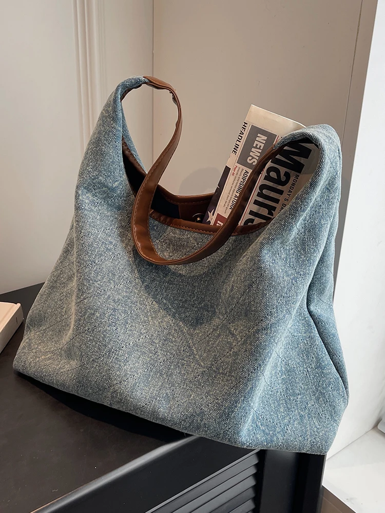 Casual Large Capacity Denim Bucket Bag Women's Single Shoulder Bag Trendy Summer Multi-Functional Tote Bag Easy to Match
Casual Large Capacity Denim Bucket Bag Women's Single Shoulder Bag Trendy Summer Multi-Functional Tote Bag Easy to Match