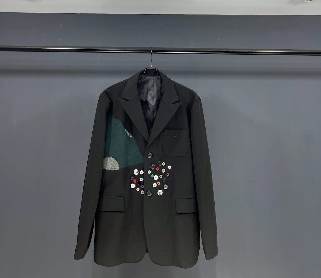 Splicing large polka dot wave dot dark green suit single west coat thin spring and Autumn new 2022 couples
Splicing large polka dot wave dot dark green suit single west coat thin spring and Autumn new 2022 couples