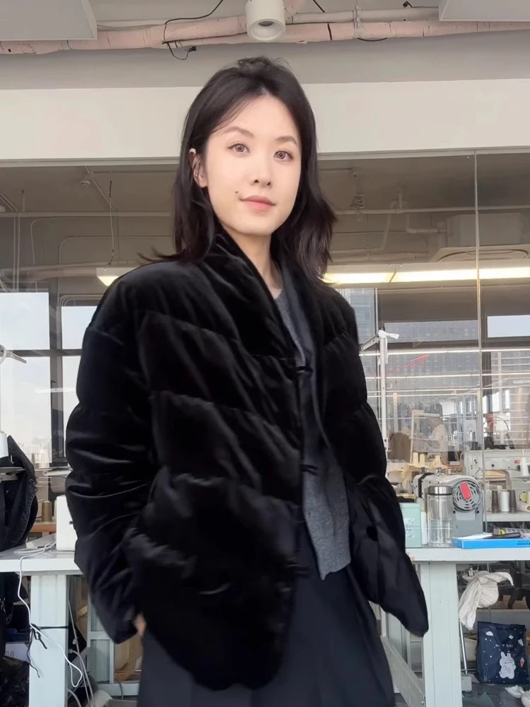 Женский вельветовый хлопковый кардиган Ele Bla в корейском стиле с V-образным вырезом, длинными рукавами, стандартного кроя, зимняя новинка
Женский вельветовый хлопковый кардиган Ele Bla в корейском стиле с V-образным вырезом, длинными рукавами, стандартного кроя, зимняя новинка